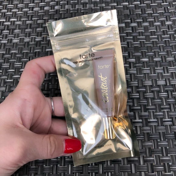 tarte “stunner” tartiest glow liquid highlighter - Picture 4 of 5